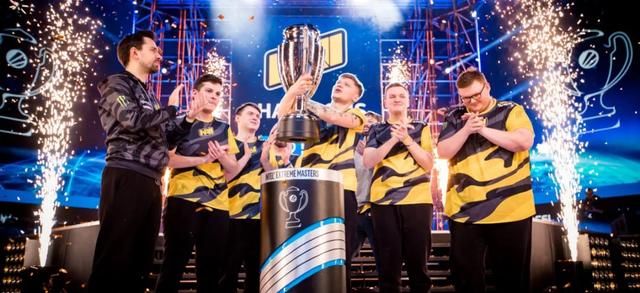 他的成功离 他的成功离